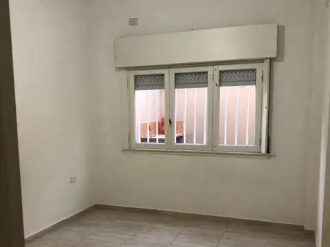 Departamento en Alquiler en Bernal Oeste, $ 500.000