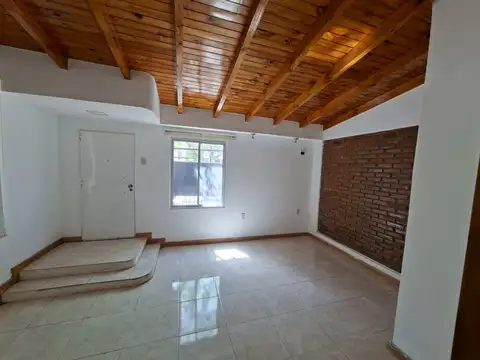 B° VILLA ELISA, CASA DE 3 HABITACIONES.  POCITO