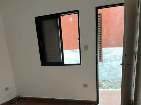 Depto Tipo Casa en Alquiler de 1 dormitorio