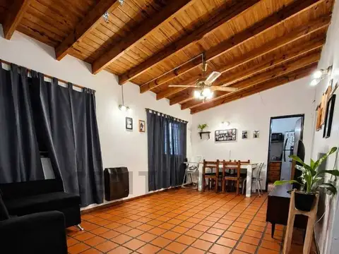 Casa 2 ambientes con 1 baño