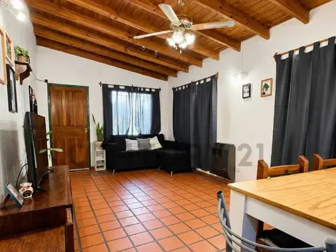 Casa 2 ambientes con 1 baño