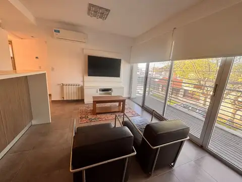 Departamento en Alquiler en Bernal, $ 700.000