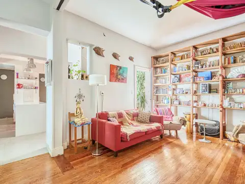 Casa Reciclada Súper Luminosa con Terraza, Parrilla y 4 Dorm.