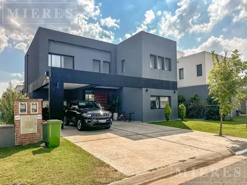 Casa en venta en Vila Marina II, Villanueva