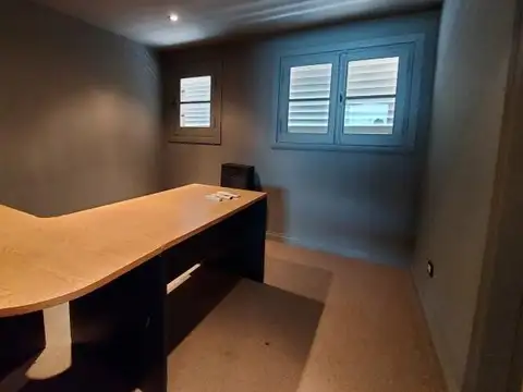 Oficina 4 ambientes con 1 baño