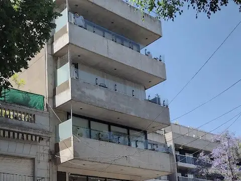 EXCELENTE LOCAL , UBICACION  EN EL CORREDOR DONADO HOLMBERG DE VILLA URQUIZA