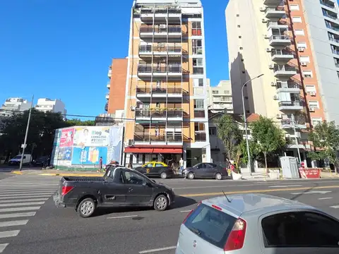 1 AMBIENTE SOBRE AV. BALBIN ESQ. FREIRE COCINA Y BAÑO COMPLETO