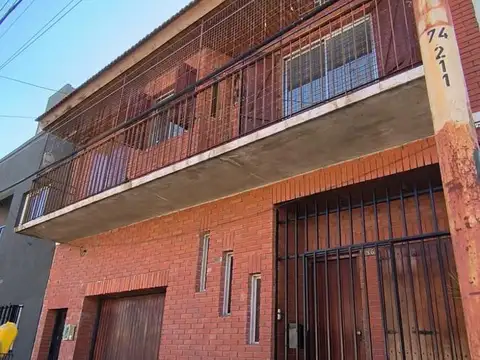 Casa Multifamiliar en Venta - Apta Credito- en Villa Madero