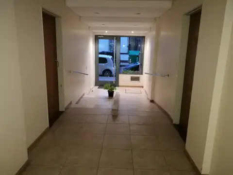 Lezica 4200, Piso 1