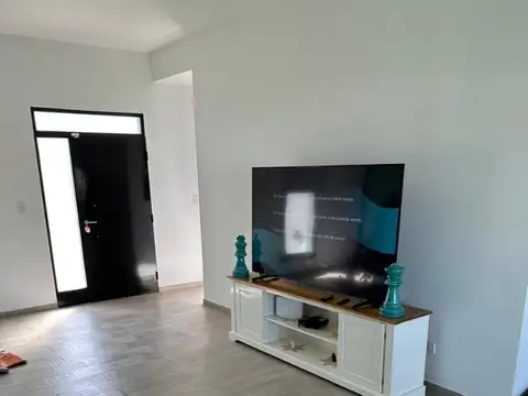 Casa 5 ambientes con 3 baños