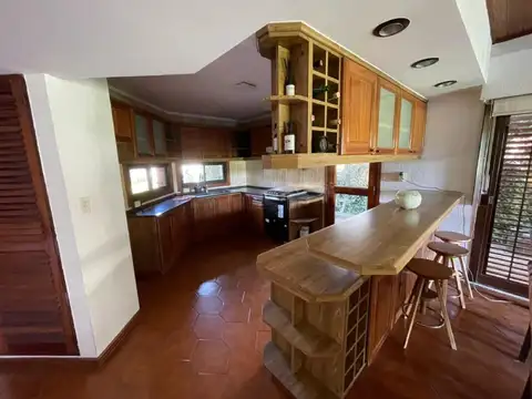 Casa 4 ambientes con 3 baños