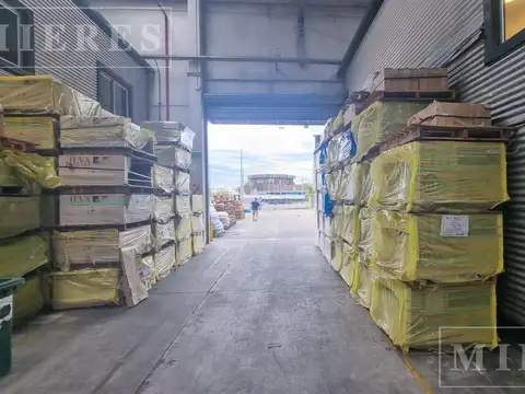 Venta de Nave Industrial de 3200 m2 en Troncos Del Talar