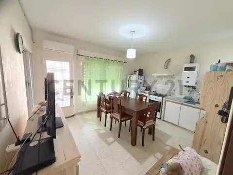 Casa 4 ambientes con 1 baño