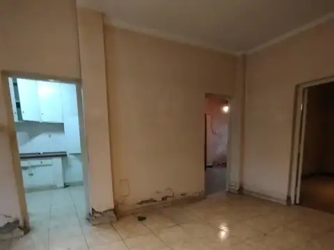 Próximamente locales comerciales a estrenar sobre Av. Hipólito Yrigoyen.