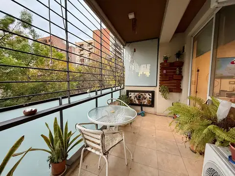 EN VENTA - DEPARTAMENTO 2 DORMITORIOS CON BALCÓN APTO CRÉDITO - BARRIO ABASTO