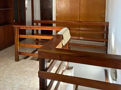 Casa en Alquiler con 1 cochera