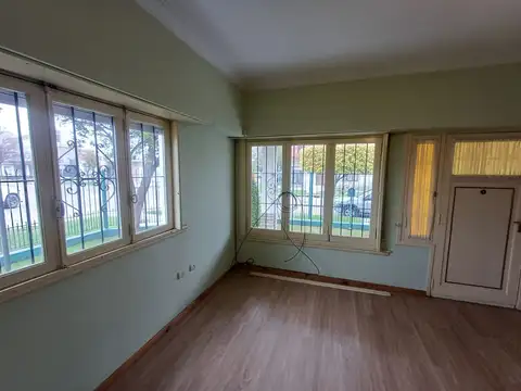 Alquiler Casa 3amb con Garage, 2 Patios y Quincho