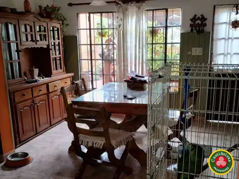 Venta - Casa - 3 Dormitorios - Parque libre - Excelente Ubicacion - Apta Crédito  