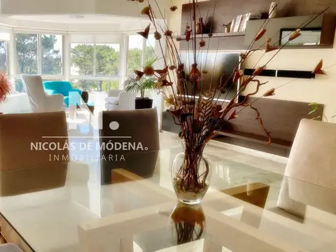 En venta apartamento de 4 dormitorios, con excelente vista en Roosevelt Punta del Este.