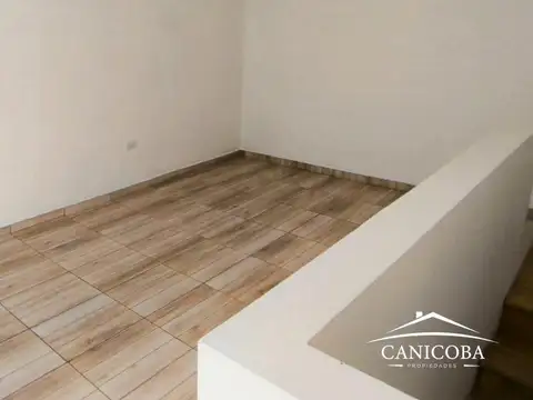 Depto Tipo Casa 2 ambientes con 1 baño