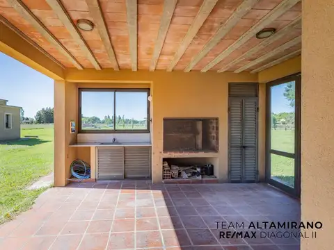 Casa 5 ambientes con 1 baño