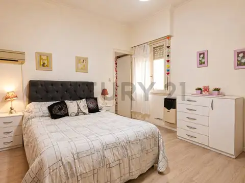 VENTA PH TRES AMBIENTES LINIERS