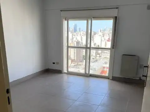 En Alquiler,3 Ambientes, $750.000.-Carlos Calvo 2.100,Cfte Abierto, Muy Luminoso