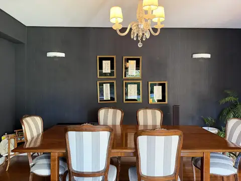 Casa en Alquiler de 5 Dormitorios, Con Jardín - Martínez, San Isidro