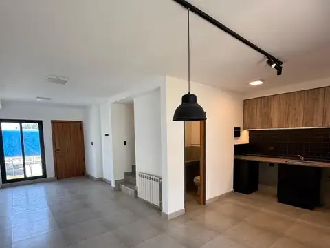 Casa 5 ambientes con 2 baños