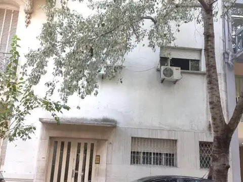 San Telmo 2 ambientes en planta baja con patio tipo PH a reciclar