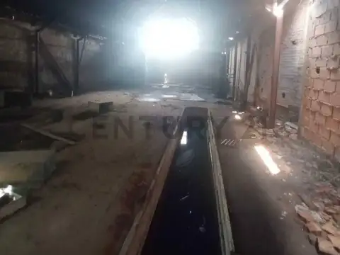 Deposito con oficinas en Venta en Avenida 122, Ensenada