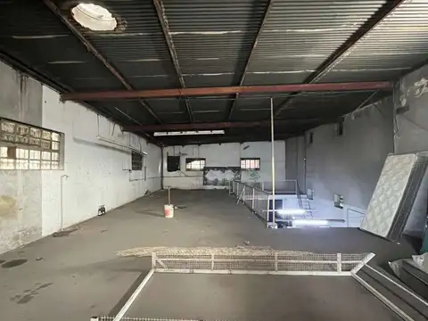 Galpon en Venta 10  mts Frente