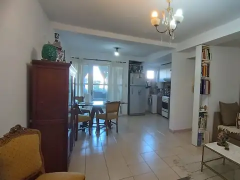 VENTA DPTO. 2 DORM MAS ESCRITORIO B° GUEMES CBA