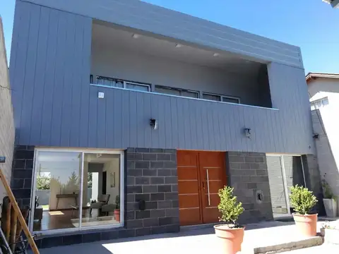 Casa en Esquel + 2 Departamentos - Apto Crédito