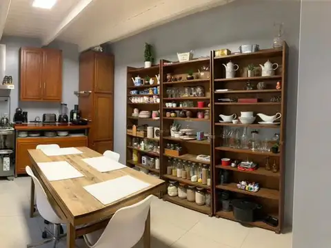 Casa 6 ambientes con 2 baños