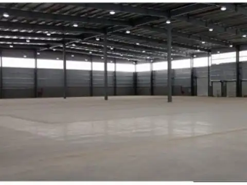 Local en Alquiler 915 años