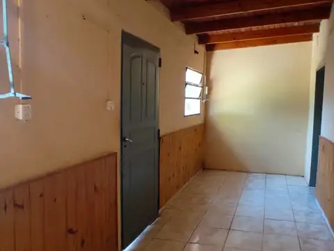 Casa 2 ambientes con 1 baño