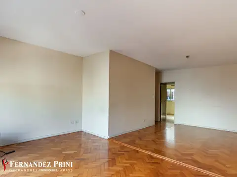 Departamento 3 ambientes con dependencia de servicio