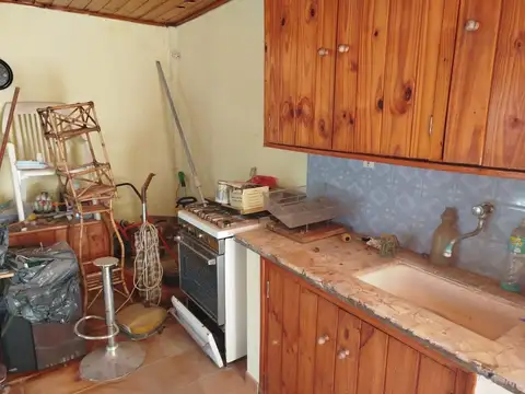 Excelente Local Comercial en Alquiler con Parque y Pileta -