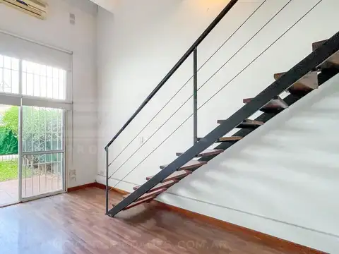 Depto Tipo Casa en Venta de 2 ambientes