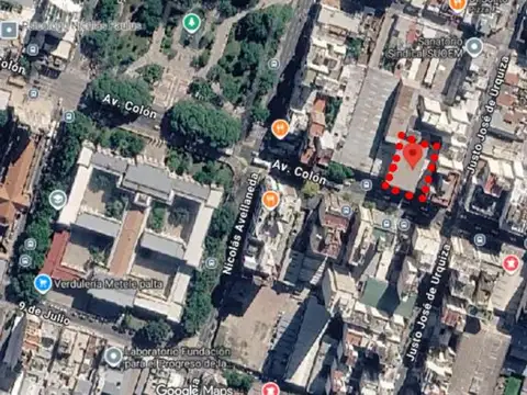 Cochera sobre Av Colon a mts de Plaza Colon