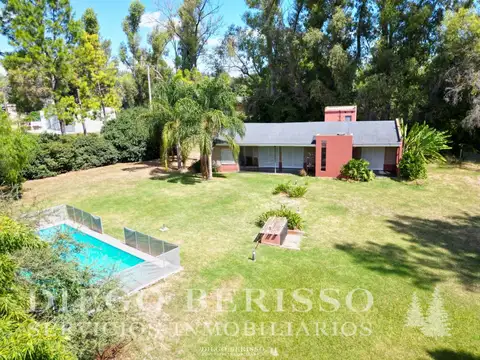 Casa 4 ambientes con 2 baños