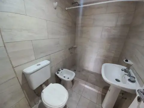 Departamento en Alquiler en Rafael Calzada, $ 360.000