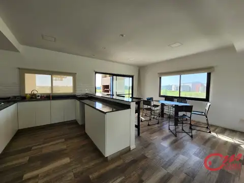 Casa en Venta en Loma Verde, USD 175.000