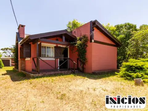 Chalet: Storni antesq. Yrigoyen - C261