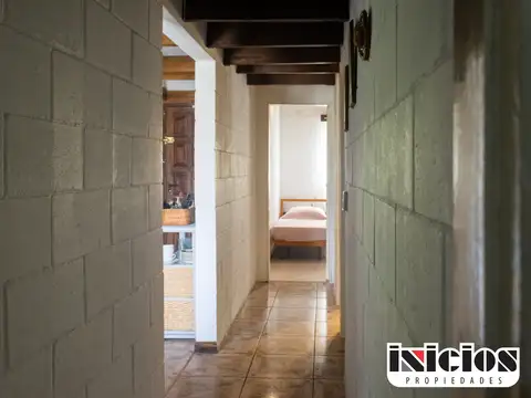 Casa 4 ambientes con 2 baños