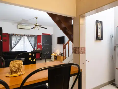 Depto Tipo Casa en Venta al Este