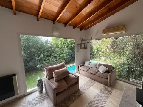 CASA 6 AMBIENTES EN ALQUILER EN ACASSUSO