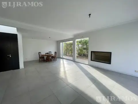 Casa en Alquiler de 3 dormitorios
