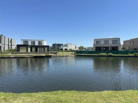 Barrio Cerrado Laguna Grande, Villanueva, Tigre